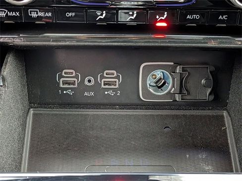 Certified 2021 Jeep Grand Cherokee L Overland w/ Luxury Tech Group IV image 19