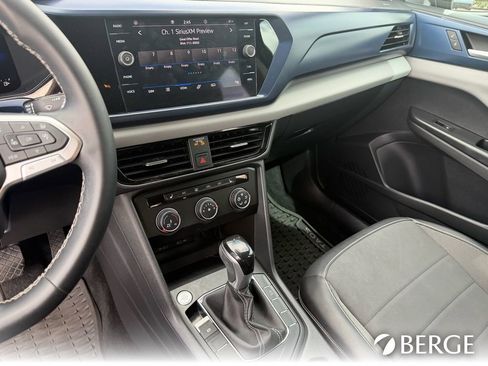 Used 2022 Volkswagen Taos SE image 26