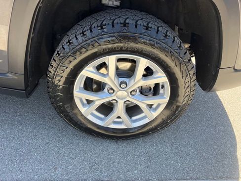 Certified 2023 Jeep Grand Cherokee Limited RWD image 14