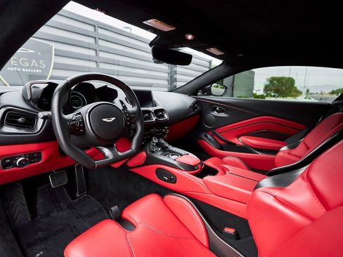 Used 2023 Aston Martin V12 Vantage image 2