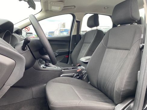 Used 2018 Ford Focus SE FWD image 12