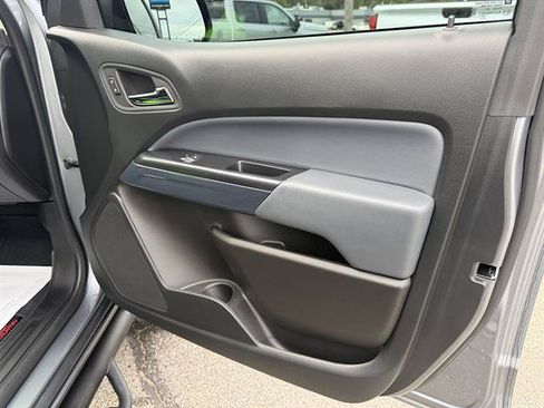 Used 2022 Chevrolet Colorado Z71 AWD/4WD image 21