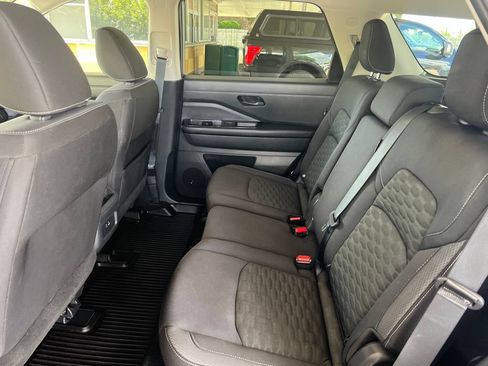 Certified 2024 Nissan Pathfinder S AWD/4WD image 8
