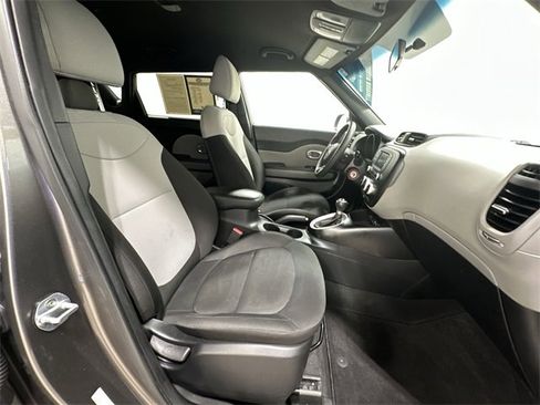 Used 2019 Kia Soul image 22