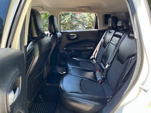 Used 2019 Jeep Compass Latitude w/ Popular Equipment Group AWD/4WD image 42
