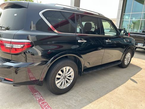 Used 2024 Nissan Armada SV AWD/4WD image 9