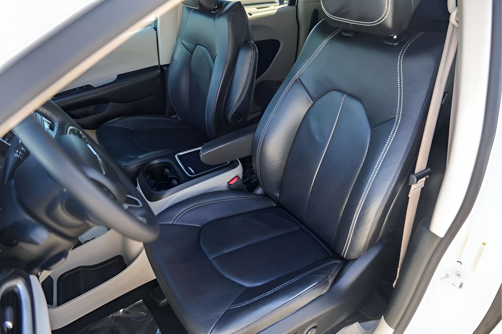 Used 2022 Chrysler Pacifica Touring-L AWD/4WD image 10