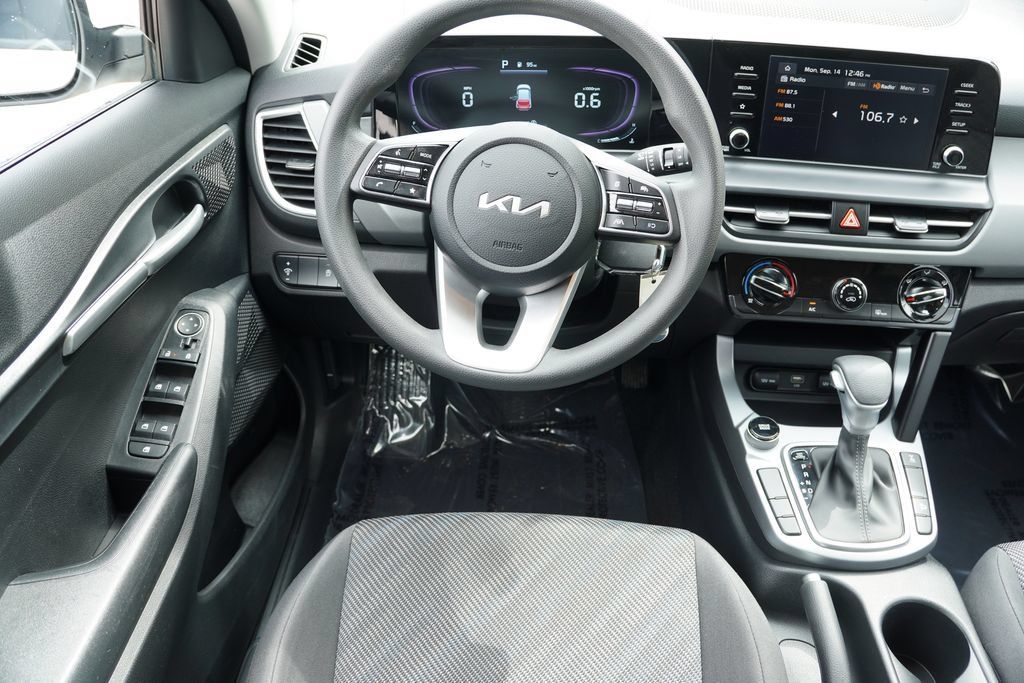 Certified 2024 Kia Seltos LX AWD/4WD image 19