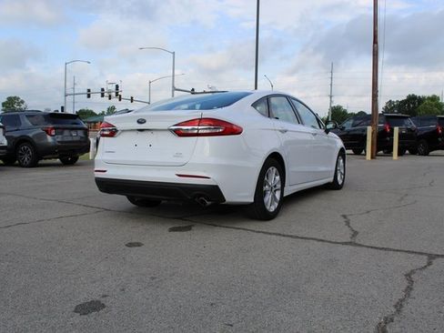Used 2020 Ford Fusion SE FWD image 5
