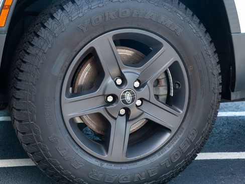 Used 2022 Land Rover Defender 90 S AWD/4WD image 23