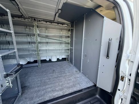 Used 2021 Chevrolet Express 2500 RWD image 15