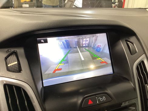 Used 2012 Ford Focus Titanium FWD image 24