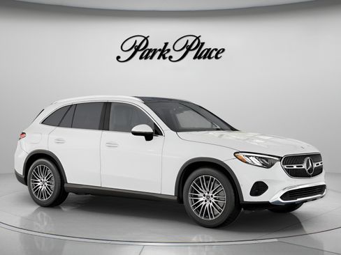 Used 2026 Mercedes-Benz GLC 300 image 32
