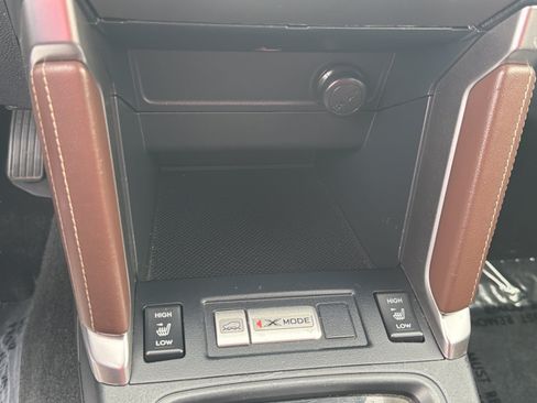 Used 2017 Subaru Forester 2.5i Touring AWD/4WD image 14