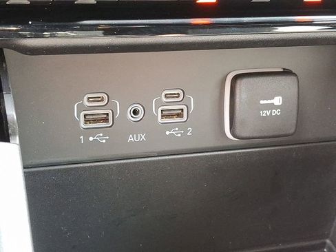 Used 2025 Jeep Grand Cherokee Laredo image 25