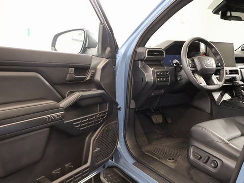 Certified 2026 Toyota 4Runner TRD Off-Road Premium AWD/4WD image 9