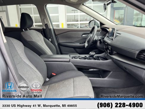 Used 2023 Nissan Rogue SV image 25