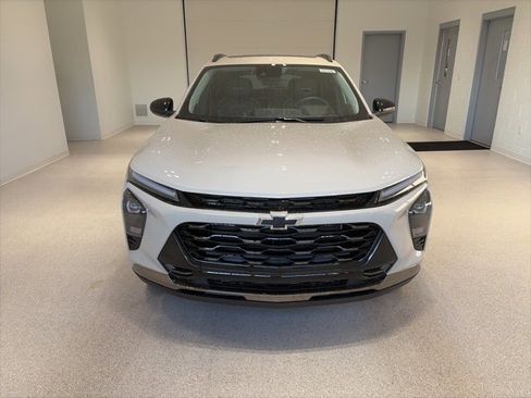 New 2026 Chevrolet Trax ACTIV w/ Sunroof Package image 2