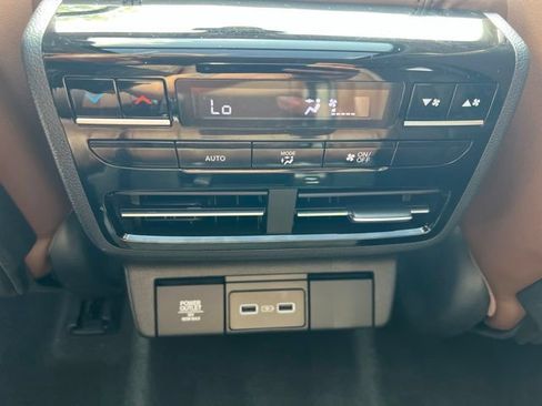 Used 2023 Acura MDX SH-AWD w/ Technology Package image 24