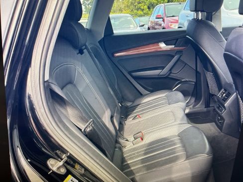 Used 2021 Audi Q5 Premium image 20