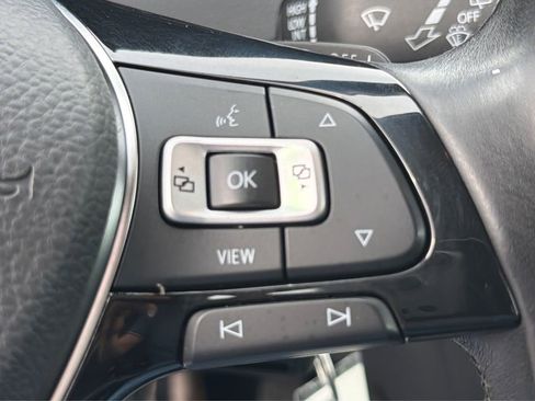 Used 2019 Volkswagen Golf S FWD image 31