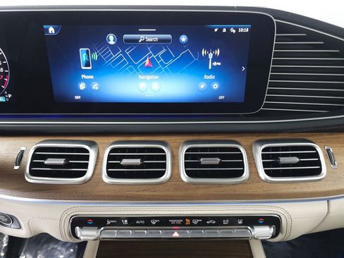 Used 2025 Mercedes-Benz GLE 450e 4MATIC w/ AMG Line Exterior image 16