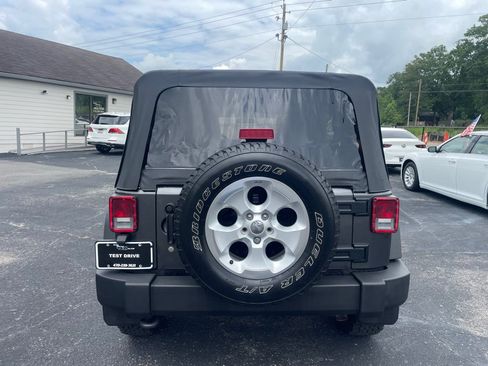 Used 2018 Jeep Wrangler Unlimited Sport AWD/4WD image 5