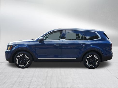 Used 2024 Kia Telluride EX w/ EX Captain's Chair Package AWD/4WD image 4