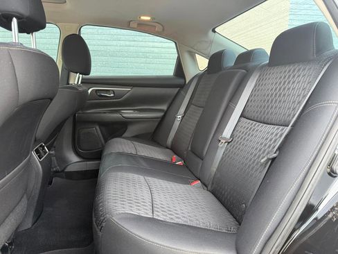 Used 2016 Nissan Altima 2.5 SV w/ Convenience Package image 24
