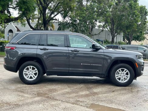 New 2024 Jeep Grand Cherokee Laredo AWD/4WD image 3