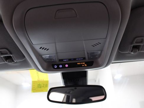 Used 2022 GMC Terrain SLE w/ Driver Convenience Package image 53