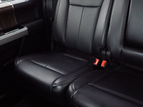 Used 2019 Ford F150 Lariat w/ Max Trailer Tow Package image 13