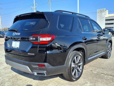 Used 2025 Honda Pilot Touring image 25
