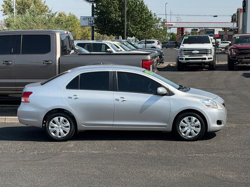Used 2012 Toyota Yaris Sedan FWD image 3