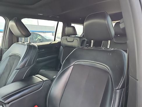 Used 2023 Jeep Grand Cherokee L Laredo image 11