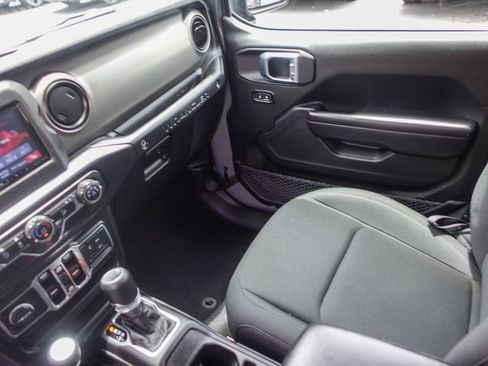 Used 2018 Jeep Wrangler Unlimited Sport S AWD/4WD image 21