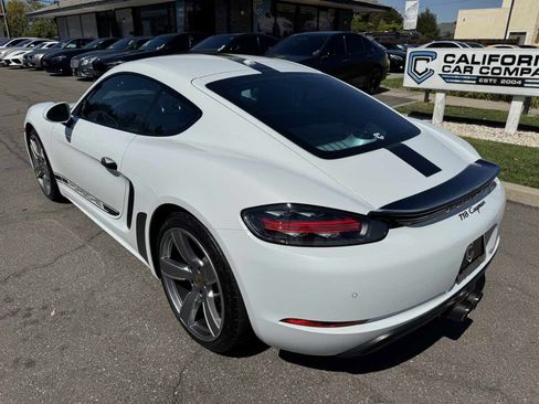 Used 2021 Porsche 718 Cayman image 3