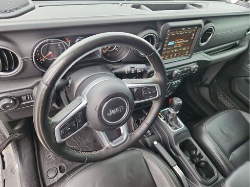 Used 2022 Jeep Wrangler Unlimited Sahara w/ LED Lighting Group AWD/4WD image 10