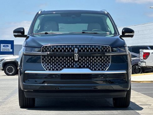 New 2026 Lincoln Navigator L Reserve AWD/4WD image 8