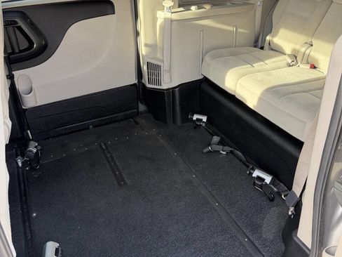 Used 2016 Dodge Grand Caravan SE w/ Quick Order Package 29E SE image 22