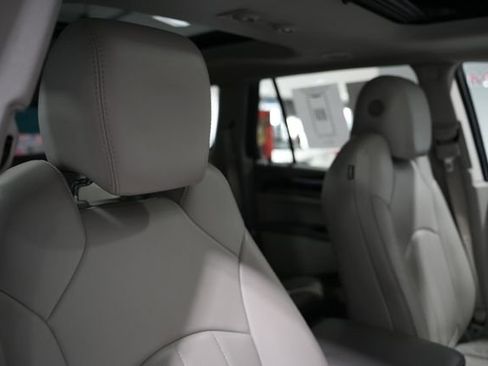 Used 2016 Buick Enclave Leather image 23