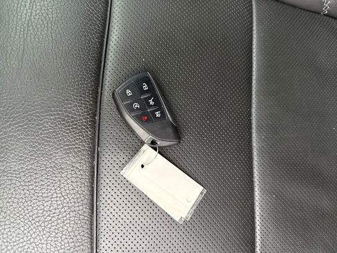 Used 2025 GMC Yukon Denali image 34