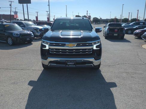 Used 2023 Chevrolet Silverado 1500 LTZ AWD/4WD image 3