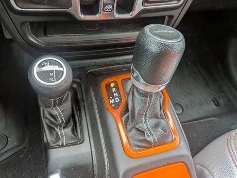 Used 2020 Jeep Gladiator Overland w/ Safety Group image 12