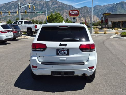Used 2020 Jeep Grand Cherokee Altitude AWD/4WD image 7