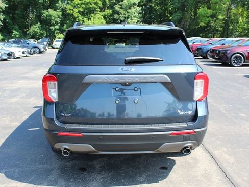 Used 2023 Ford Explorer XLT w/ Equipment Group 202A AWD/4WD image 4