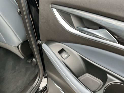 Used 2023 Buick Enclave Essence FWD image 13