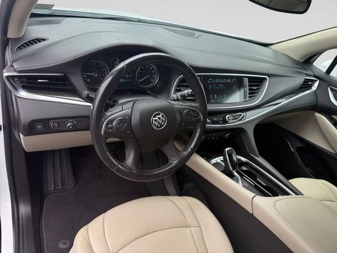 Used 2019 Buick Enclave Essence FWD image 12