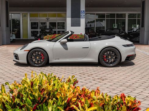 Used 2024 Porsche 911 Carrera GTS RWD image 39