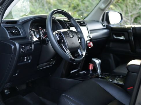 Used 2022 Toyota 4Runner TRD Off-Road Premium w/ TRD Black Wheel Package (TMS) AWD/4WD image 9